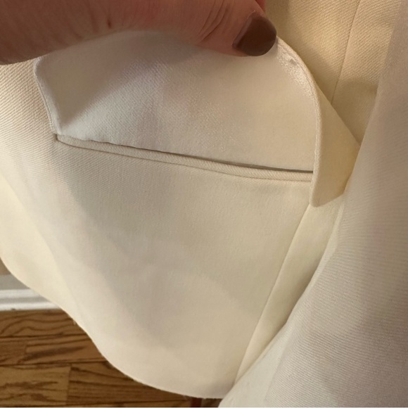 $648 Frame oversized cut edge blazer in off white- Size XS - Picture 7 of 10